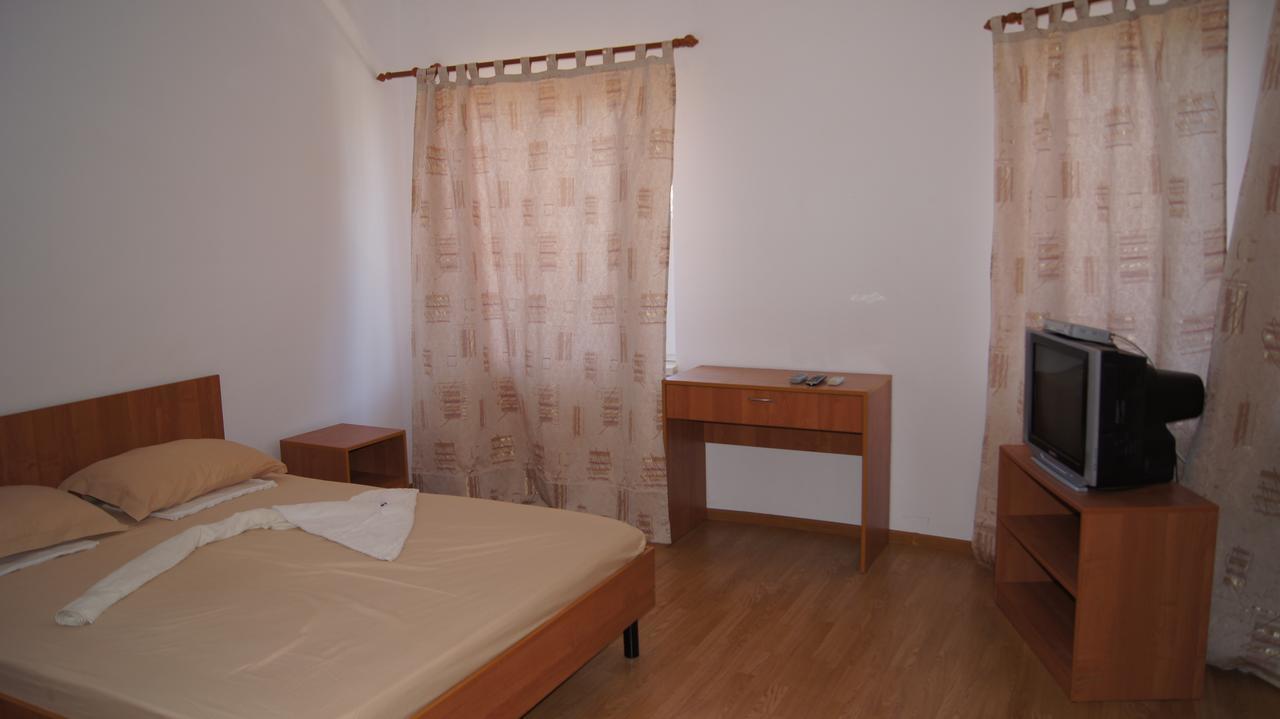 Hotel Sharmat Pizunda Exterior foto