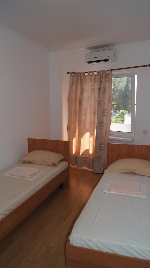 Hotel Sharmat Pizunda Exterior foto