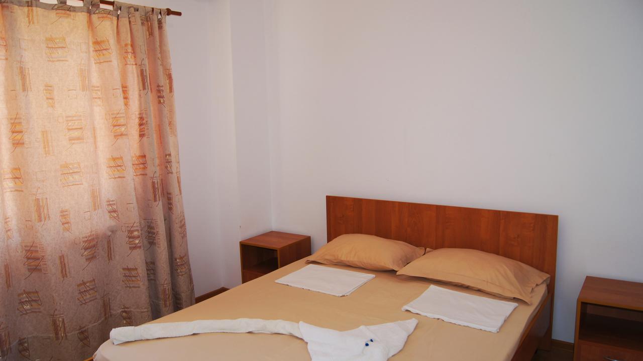 Hotel Sharmat Pizunda Exterior foto